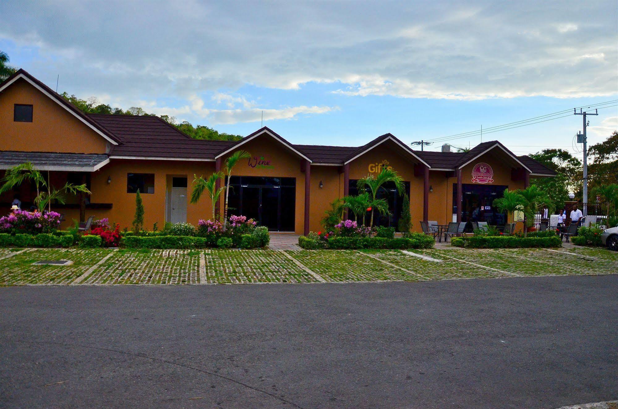 Donway, A Jamaican Style Village Teluk Montego Bagian luar foto